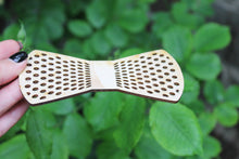 Load image into Gallery viewer, Unfinished laser cut plywood bow-tie - natural - eco friendly

