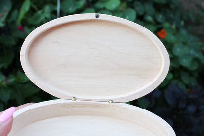 Oval unfinished wooden box 6.9 inches x 4.2 inches - eco-friendly - made from alder wood - oblong box on magnets