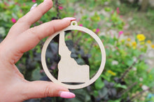 Load image into Gallery viewer, Idaho state round pendant - Laser Cut - unfinished blank - 3.1 inches - Idaho Map Inside Circle
