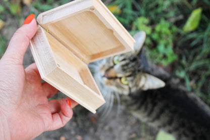 Book-box on magnets - 4.1 inches - eco-friendly - made of alder wood - wooden book-box