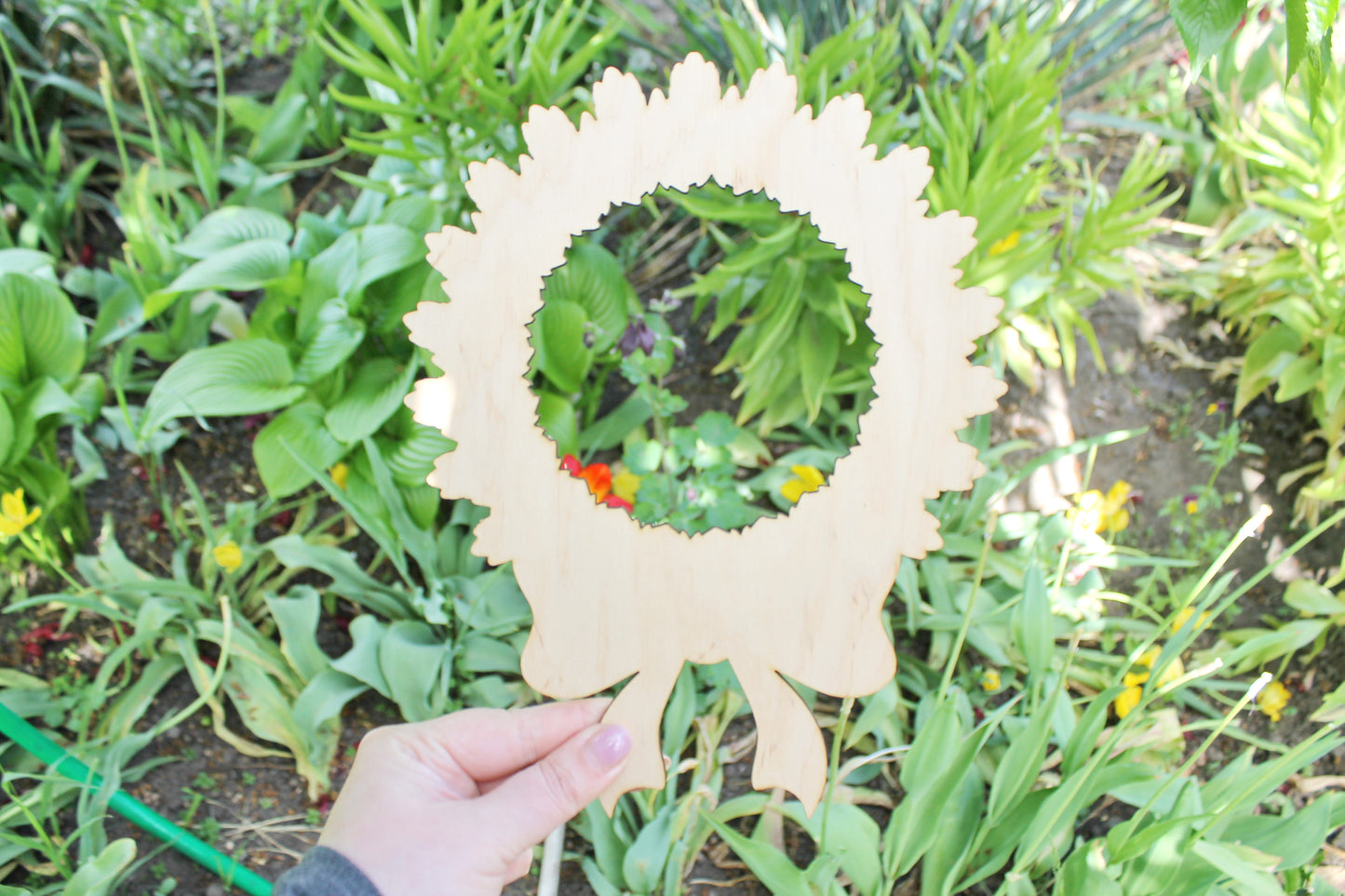 Christmas Wreath Laser Cut - unfinished blank - 9.8 inches - Home Decor - Laser cut wood