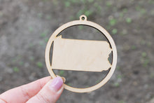 Load image into Gallery viewer, Pennsylvania state pendant - Laser Cut - unfinished blank - 3.1 inches - Pennsylvania Map Inside Circle
