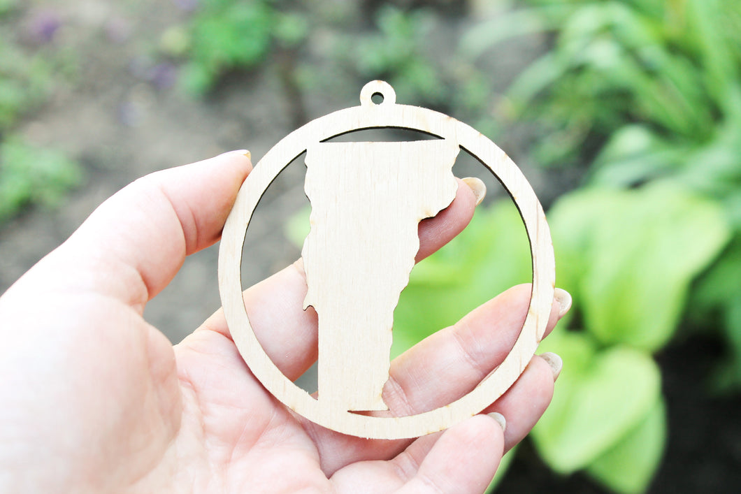 Vermont state pendant - Laser Cut - unfinished blank - 3.1 inches - Vermont Map Inside Circle