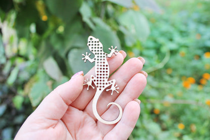 Gecko - cross stitch blank - 80 mm - 3.1 inch - blank Wood for Needlecraft - wooden cross stitch blank