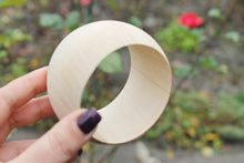 Load image into Gallery viewer, Round wooden bracelet - 50 mm - 2 inches - Wooden bangle - natural eco friendly - linden wood
