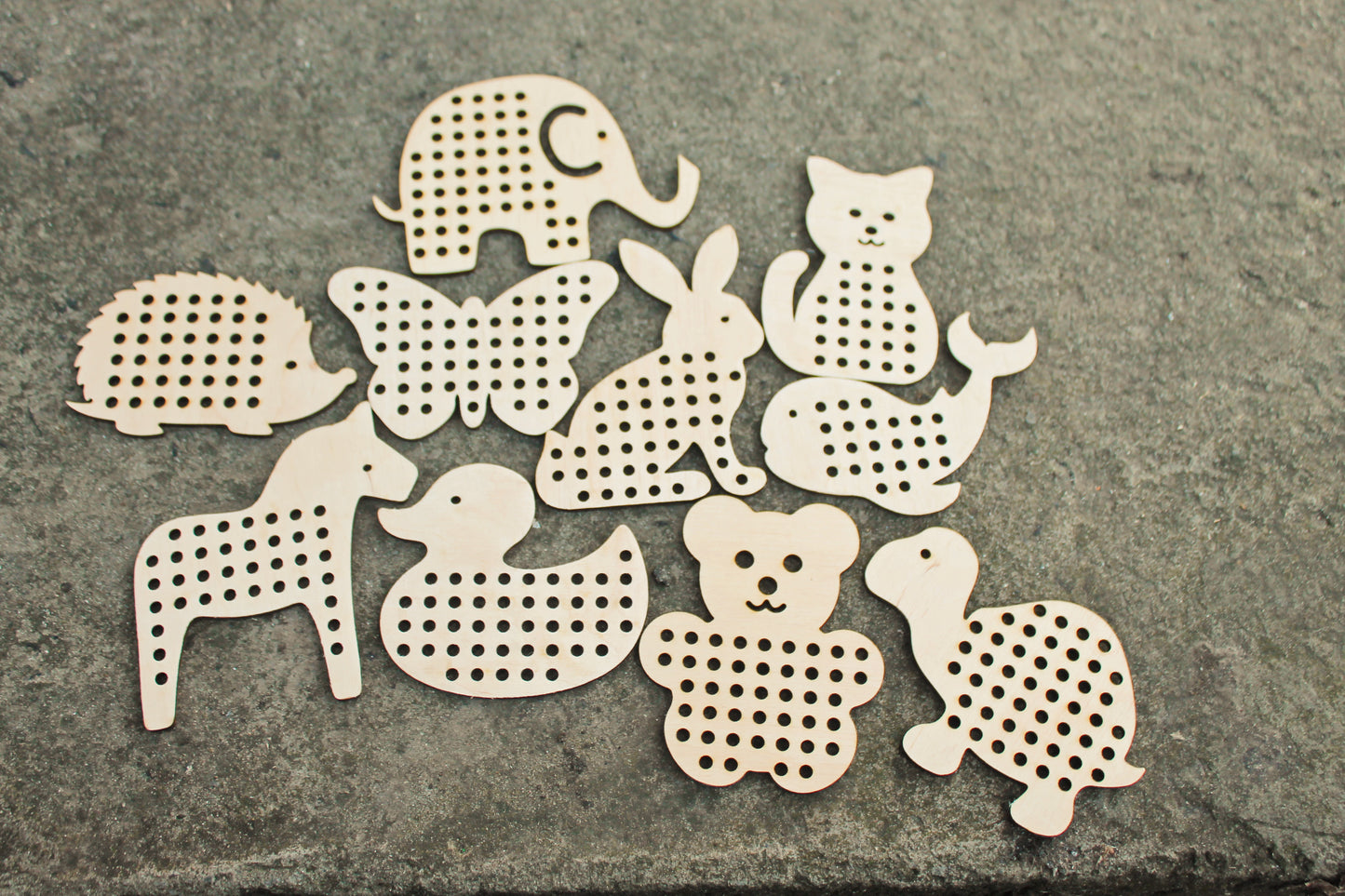 Montessori Lacing Toys - Animals Laser Cut - Educational games made of wood - laser cut educational toy - set of 10