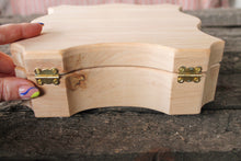 Load image into Gallery viewer, Big wooden square box - unfinished wooden box - 190 mm - 7.5 inch - on two hinges - made of alder wood
