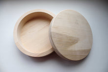Load image into Gallery viewer, 140 mm - Round unfinished wooden box - with cover - natural, eco friendly - 140 mm diameter
