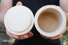 Load image into Gallery viewer, 120 mm x 95 mm round unfinished wooden box - with cover - natural, eco friendly - 95 mm diameter
