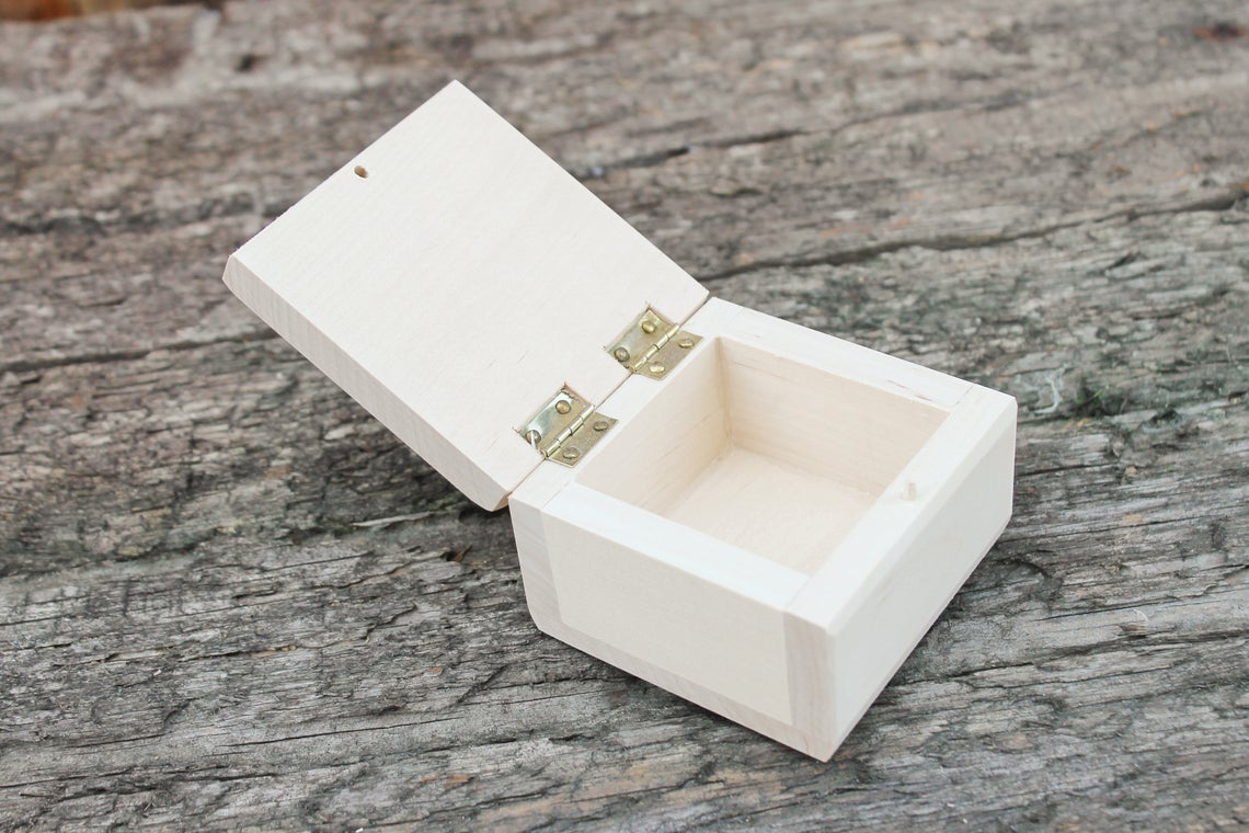 Square unfinished wooden box - 80x80 mm - 3.2 inches - with lid on hinges- natural, eco friendly