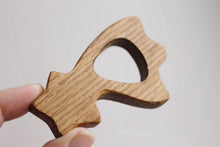 Load image into Gallery viewer, Falling star-teether, natural, eco-friendly - Natural Wooden Toy - Oak Teether - Handmade wooden teether
