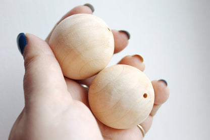 40 mm Wooden round beads 10 pcs - natural eco friendly - beech wood - different hole size