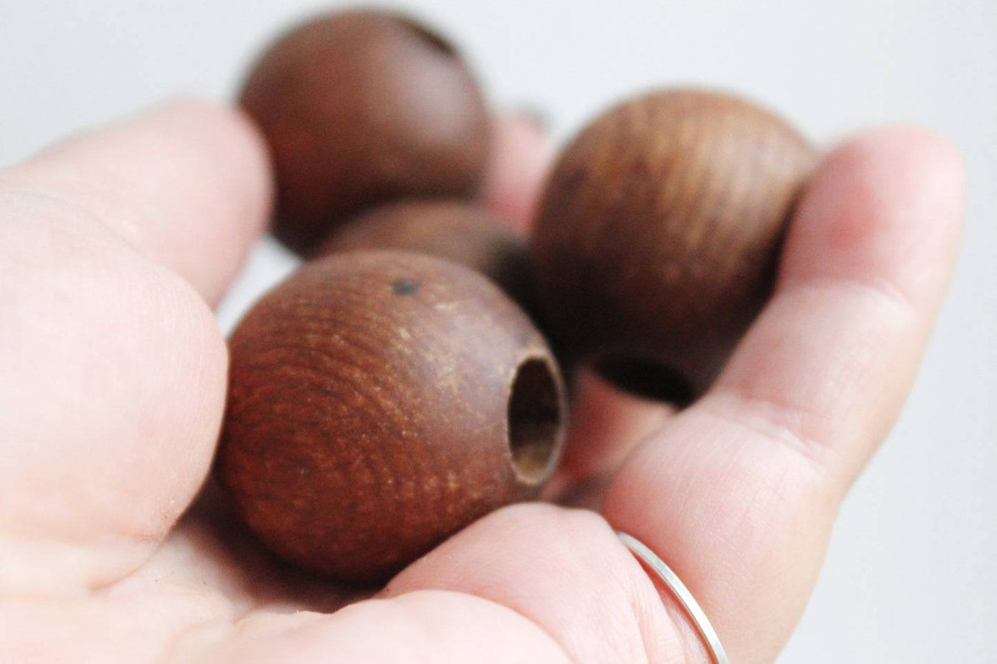 30 mm Wooden textured beads 25 pcs with big hole - 10 mm - natural, ECO-FRIENDLY beads - welded in olive oil