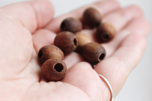 13 mm Wooden textured beads 10 pcs with big hole - 5 mm - natural eco-friendly - boiled in olive oil