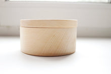 Load image into Gallery viewer, 90 mm - Round unfinished wooden box - with cover - natural, eco friendly - 90 mm diameter
