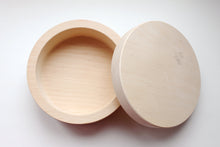 Load image into Gallery viewer, 120 mm - Round unfinished wooden box - with cover - natural, eco friendly - 120 mm diameter
