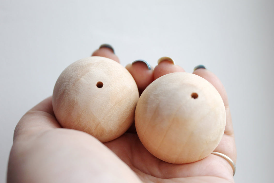 40 mm Wooden round beads 5 pcs - natural eco friendly - different hole size