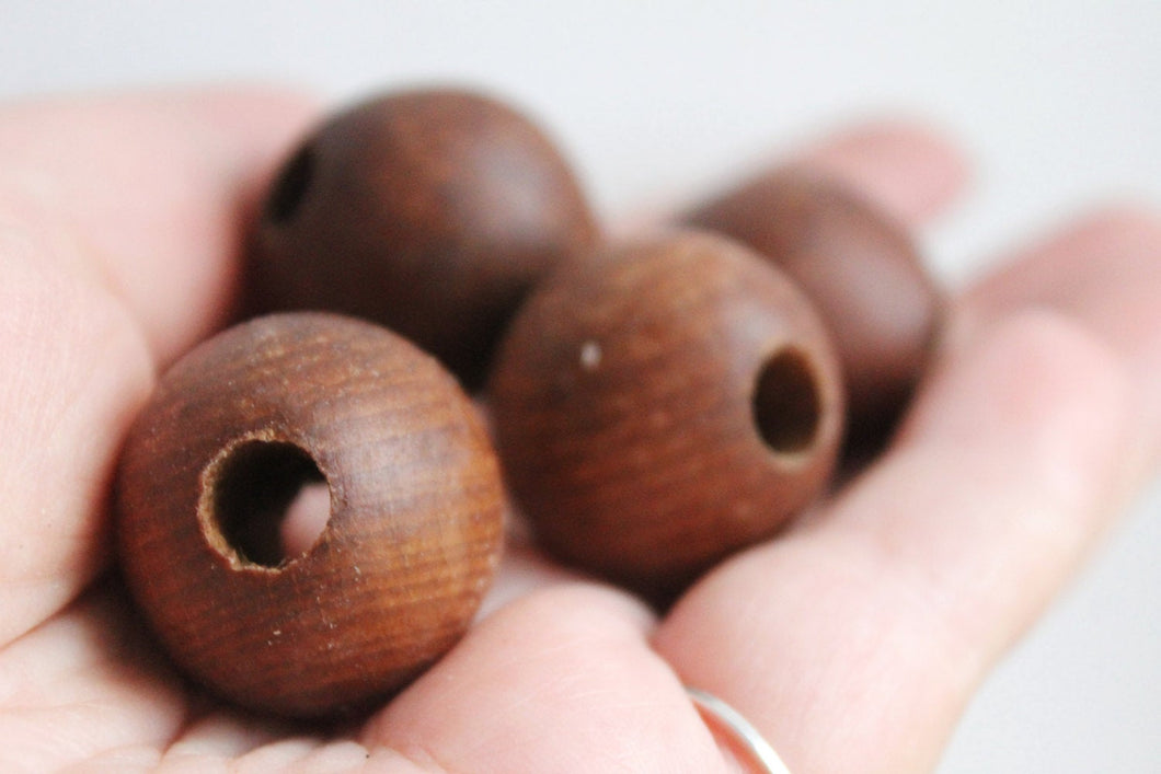 25 mm Wooden textured beads 10 pcs with big hole - 8 mm - natural, ECO-FRIENDLY beads - boiled in olive oil