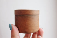 Load image into Gallery viewer, Round wooden box boiled in olive oil - with cover - natural, eco friendly - 60 mm diameter
