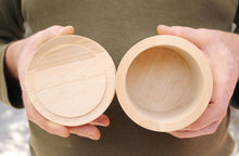 Load image into Gallery viewer, 100 mm x 100 mm round unfinished wooden box - with cover - natural, eco friendly - 100 mm diameter
