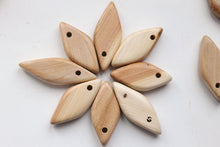 Load image into Gallery viewer, Set of 5 juniper wooden rhombs with hole - natural eco friendly - kids necklace
