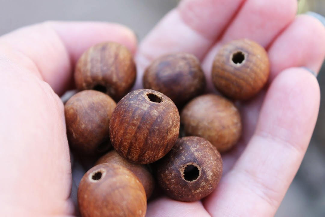 18 mm Wooden textured beads 25 pcs - natural, ECO-FRIENDLY beads - boiled in olive oil