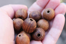 Load image into Gallery viewer, 20 mm Wooden textured beads 10 pcs - natural, ECO-FRIENDLY beads - boiled in olive oil

