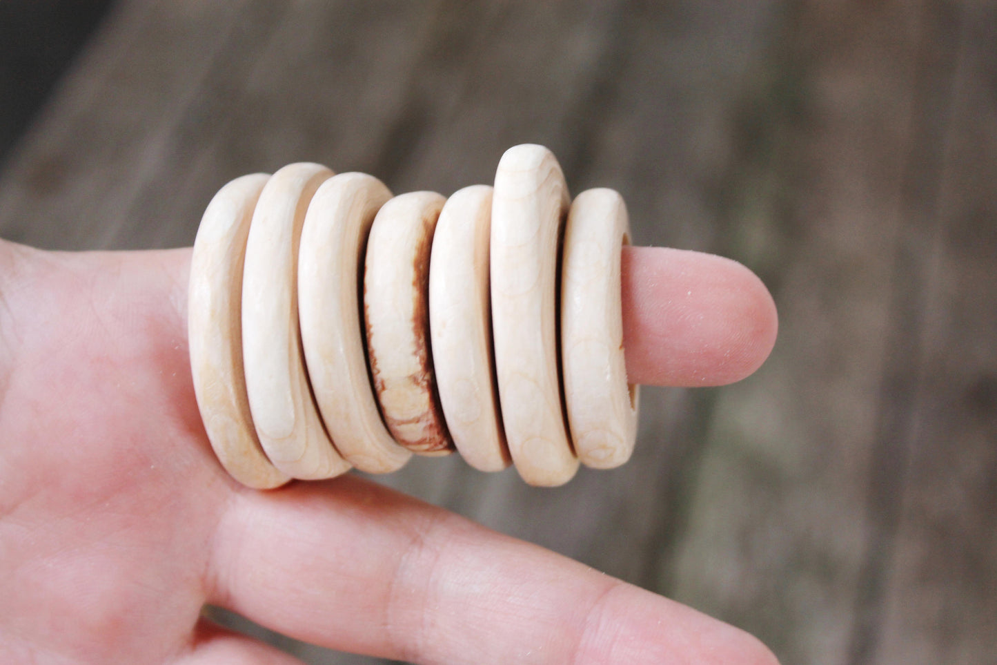 Set of 5 juniper wooden rings (big) arbitrary shape - natural eco friendly