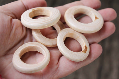 Set of 5 juniper wooden rings (big) arbitrary shape - natural eco friendly