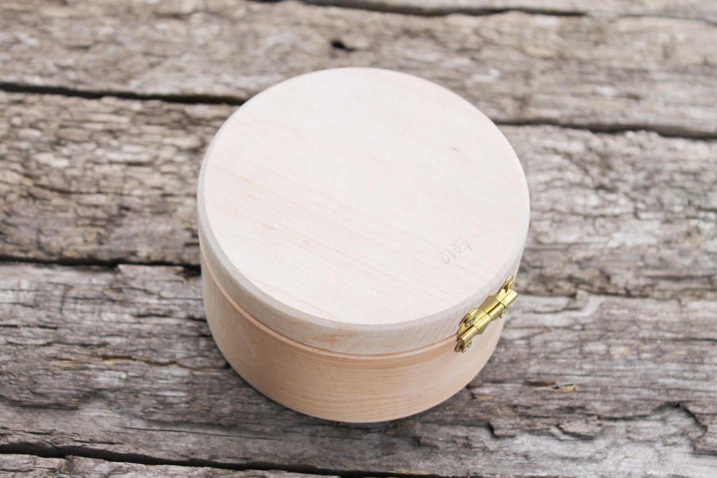 110 mm round unfinished wooden box on hinge - natural, eco friendly - 110 mm diameter