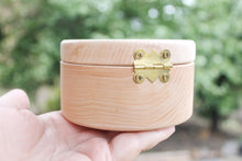 Load image into Gallery viewer, 110 mm round unfinished wooden box on hinge - natural, eco friendly - 110 mm diameter
