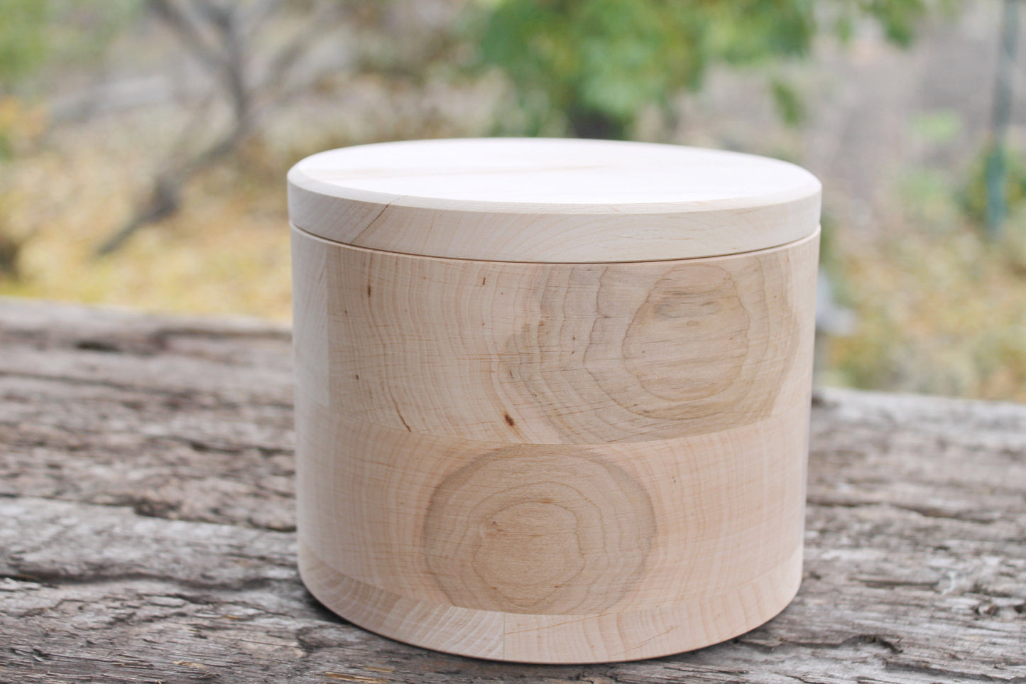 160 mm x 125 mm - Round unfinished wooden box - with cover - natural, eco friendly - 160 mm diameter - 125 mm height