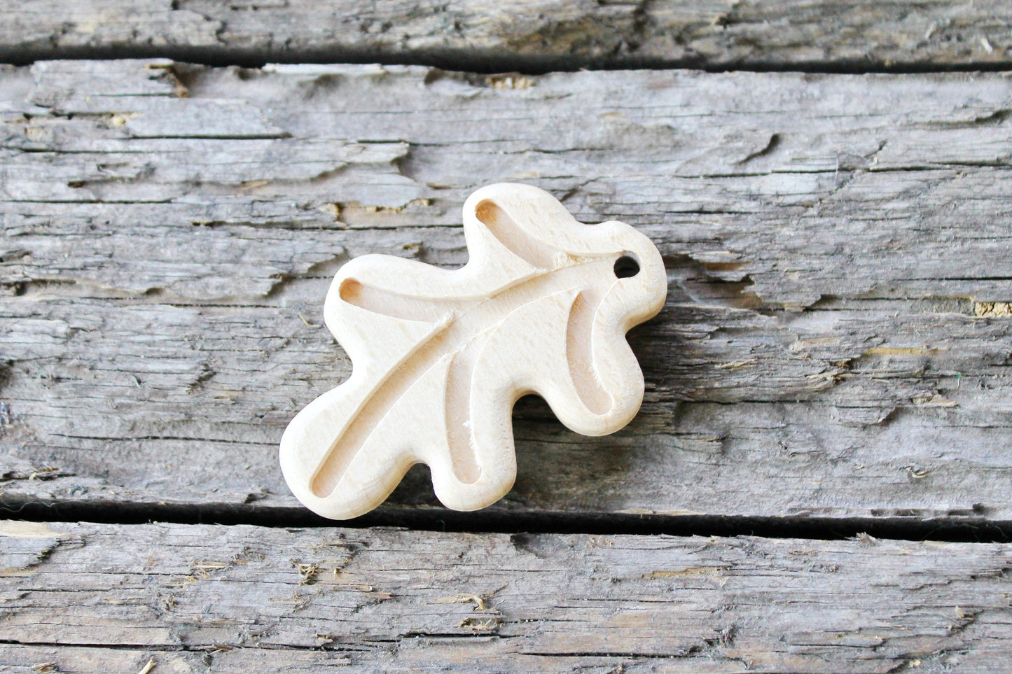 Oak leaf-pendant made of beech-wood, natural wooden teether, eco-friendly - Natural Wooden Toy - Teether - Handmade wooden teether