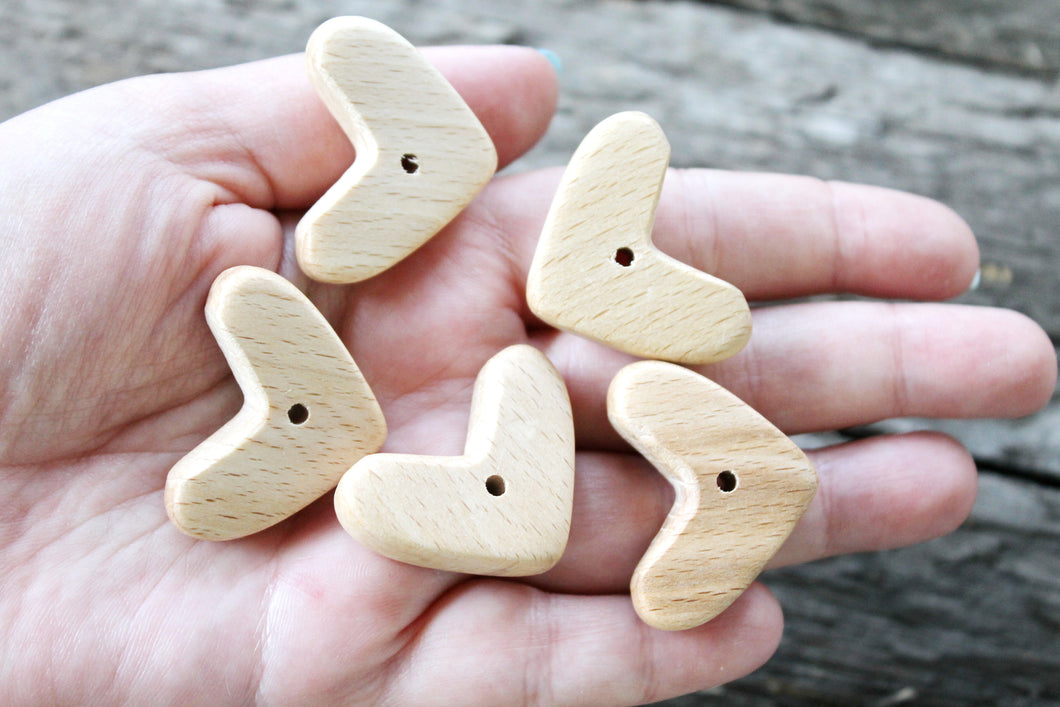 Set of 5 heart-pendants - natural, eco friendly - made of beech wood