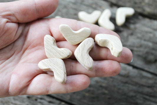 Set of 5 small heart-pendants - natural, eco friendly - made of beech wood