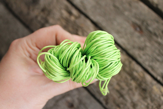 Emerald Wax Cotton Cord 1mm 10 meters - 10,9 yards or 32,8 feet