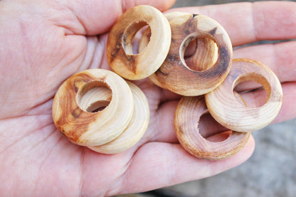 Set of 5 juniper wooden rings with displaced hole - natural eco friendly