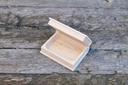 Book-box 95x75x37 mm - eco-friendly - made of alder wood - wooden book-box