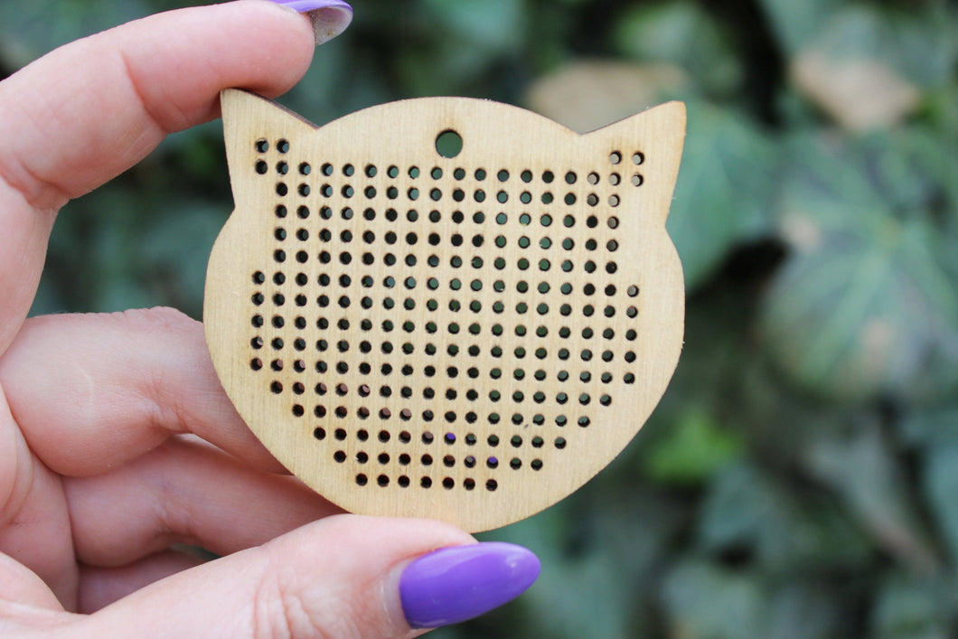 SET OF 5 - Cross stitch pendant blank Cats head  - cat blanks Wood Needlecraft Pendant, Necklace or Earrings - K3