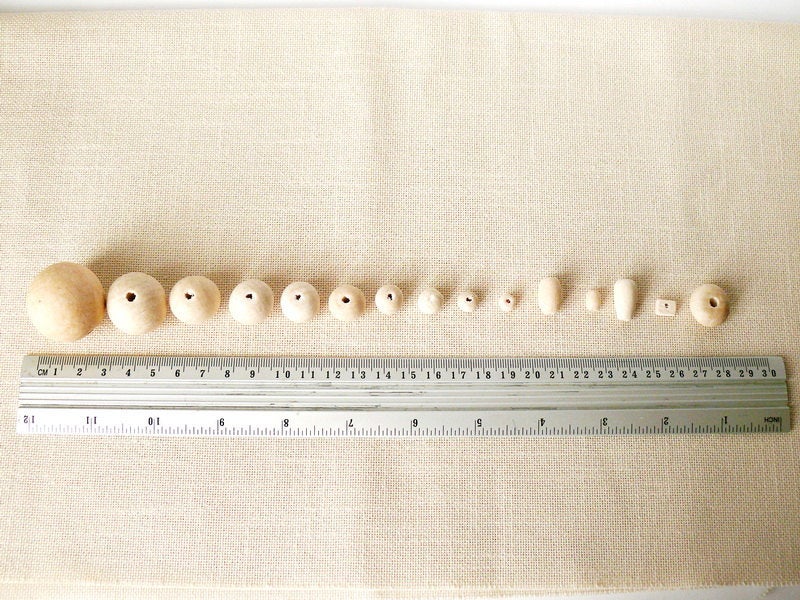 30 mm Wooden beads 50 pcs with 5 mm hole - natural eco friendly