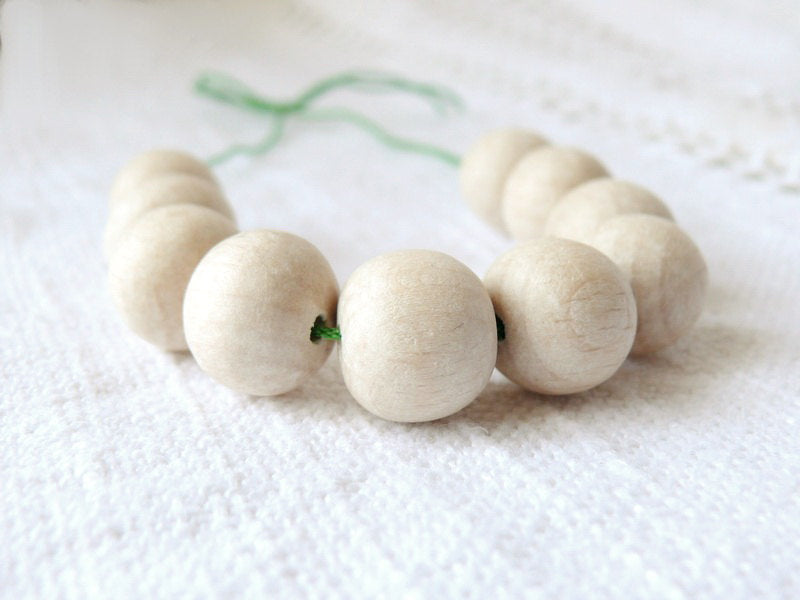 15 mm Natural wooden beads 10 pcs - eco friendly - beech wood