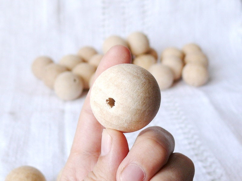 30 mm Wooden beads 50 pcs with 5 mm hole - natural eco friendly