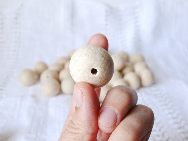 25 mm Wooden beads 25 pcs - natural eco friendly