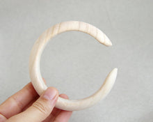 Load image into Gallery viewer, 20 mm Wooden bracelet unfinished round with break - natural eco friendly
