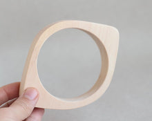 Load image into Gallery viewer, 20 mm Wooden bangle unfinished eye shape - natural eco friendly
