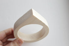 Load image into Gallery viewer, 25 mm Wooden bangle unfinished round with one corner - natural eco friendly
