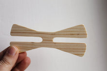 Load image into Gallery viewer, Unfinished wooden bow tie - natural - eco friendly - Pine wood
