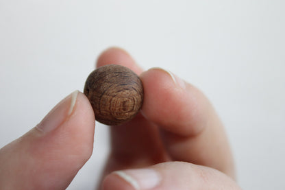 15 mm Wooden textured beads 10 pcs - natural, ECO-FRIENDLY beads - boiled in olive oil - beech wood