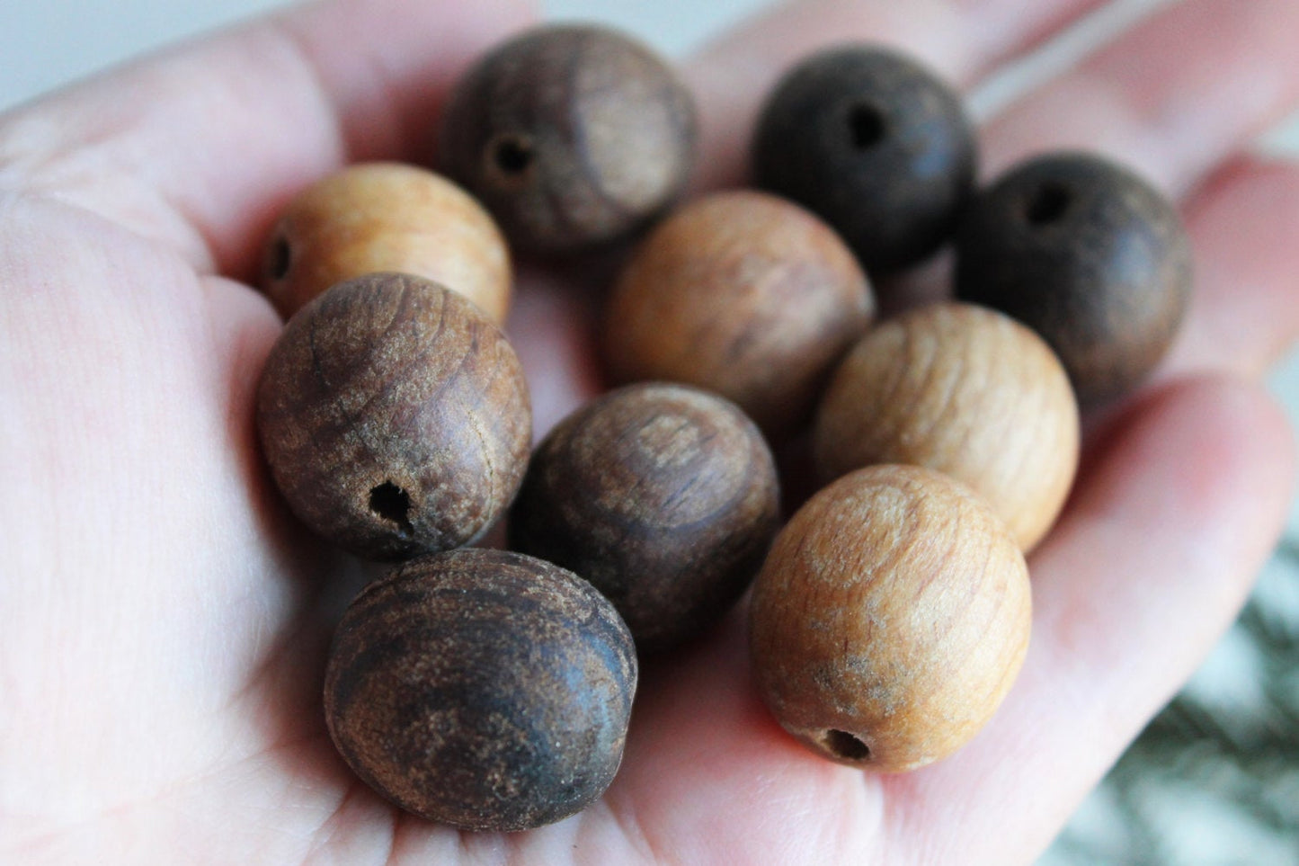 20 mm Wooden textured beads 10 pcs - natural, ECO-FRIENDLY beads - boiled in olive oil