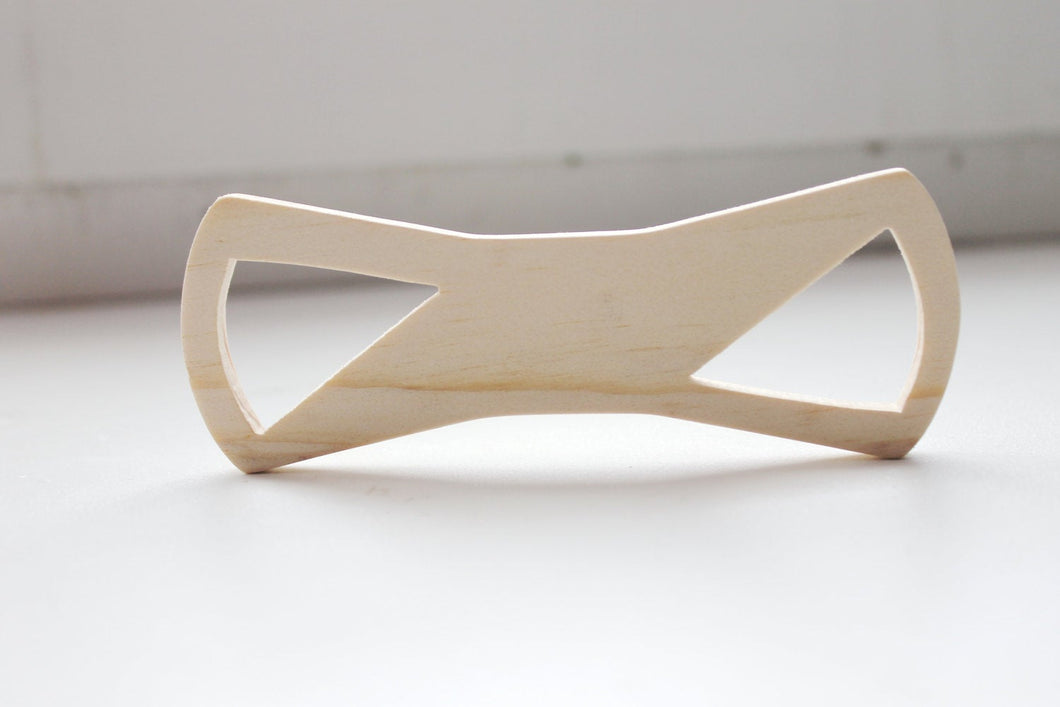 Unfinished wooden bow tie with the triangles inside - natural - eco friendly - Pine wood